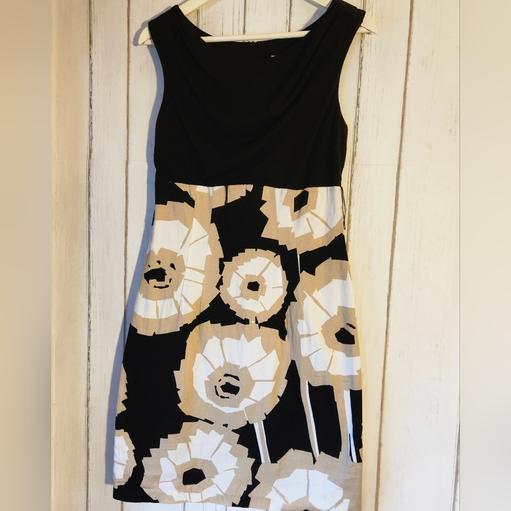 NOTICE Vtg Dress Pretty Design